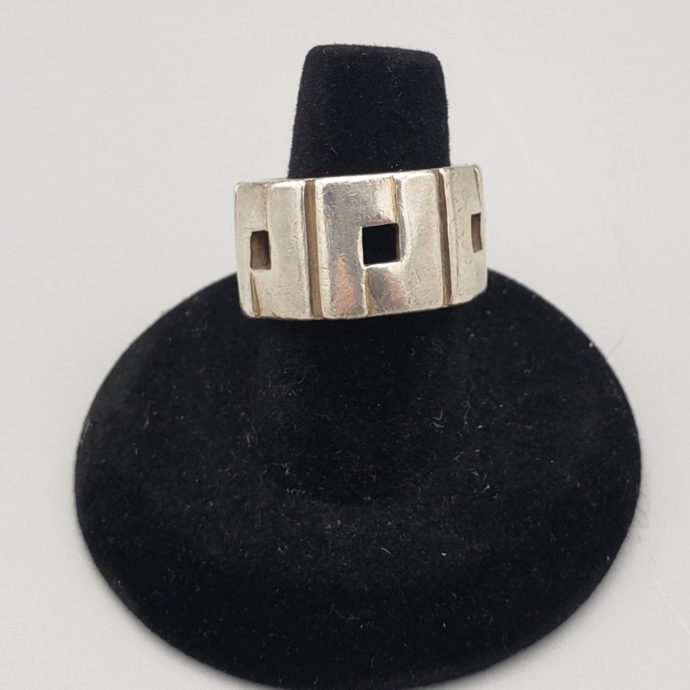 Gucci .925 Sterling Silver Ring Made in Italy Size US 7